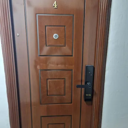 13pacate By Elprofesor Apartment Bucharest